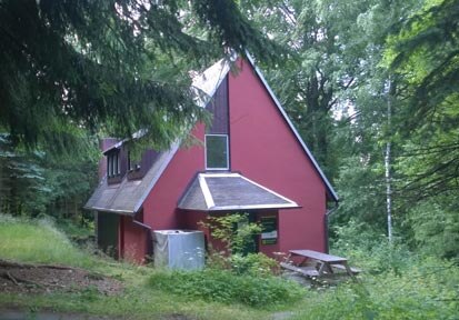 Forsthütte im Wald